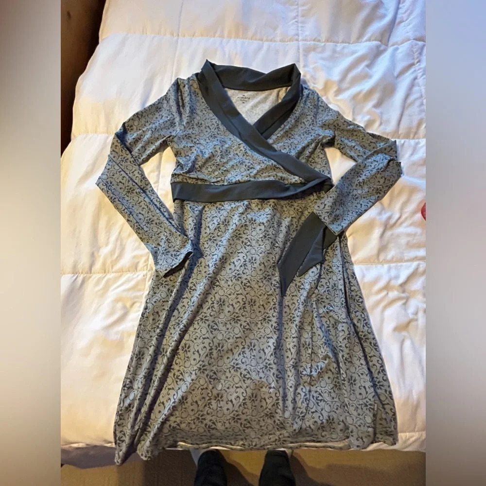 Athleta Size M medium Athletic Dress Faux Wrap Gray